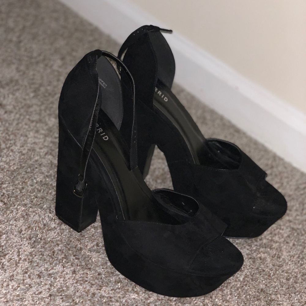 Torrid platform heel